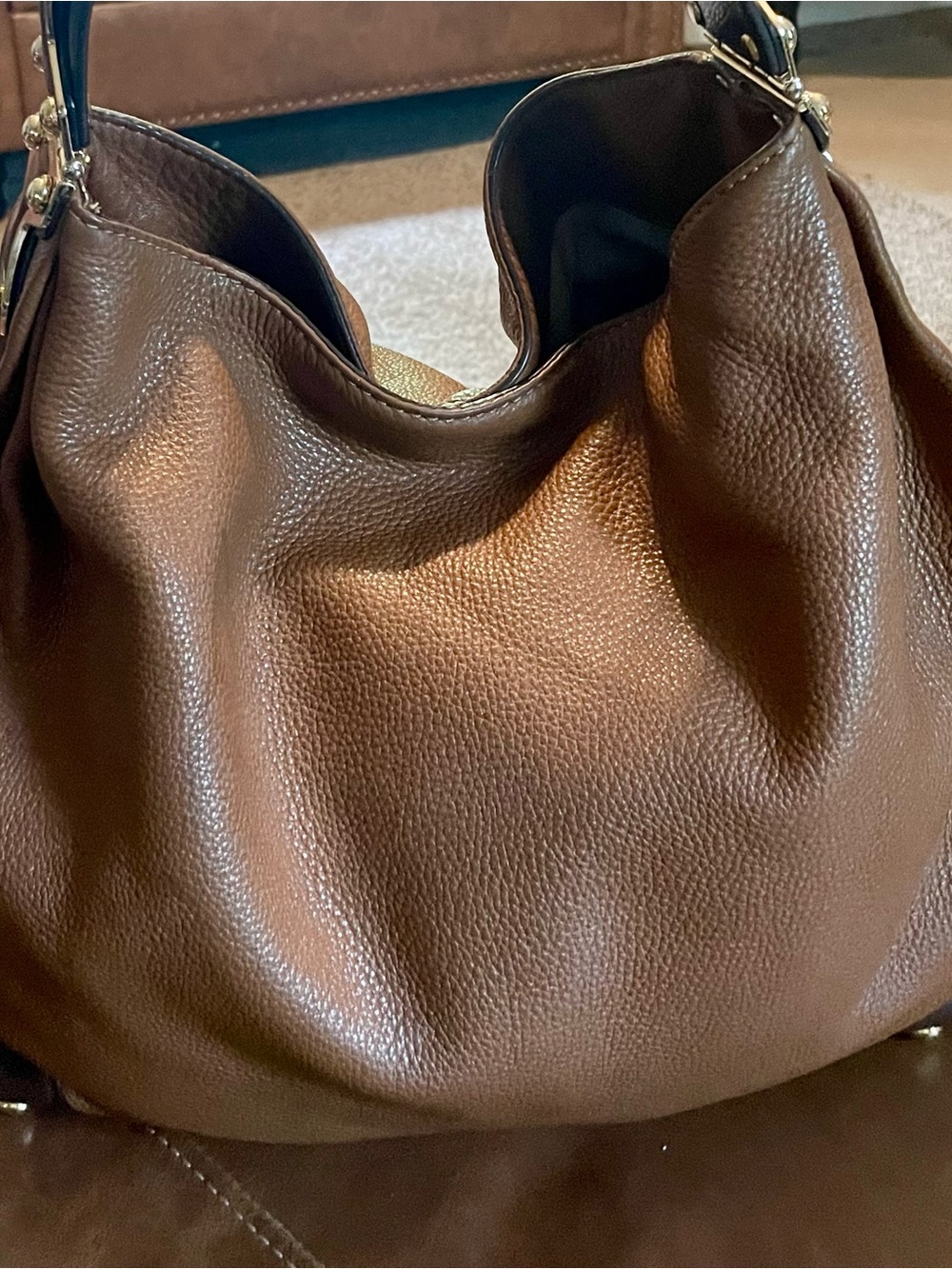 Michael Kors large hobo bag in excellent condition. - Picture 8 of 8